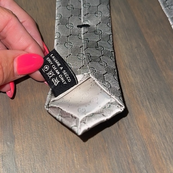 GUCCI Neck Tie 💎Authentic - Picture 9 of 12